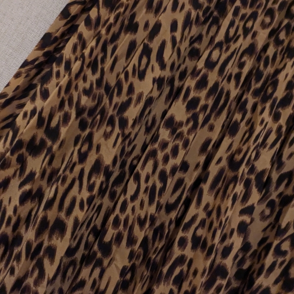 Chatou Elastic Waist Leopard Print Pleated Midi Skirt - Picture 3 of 5